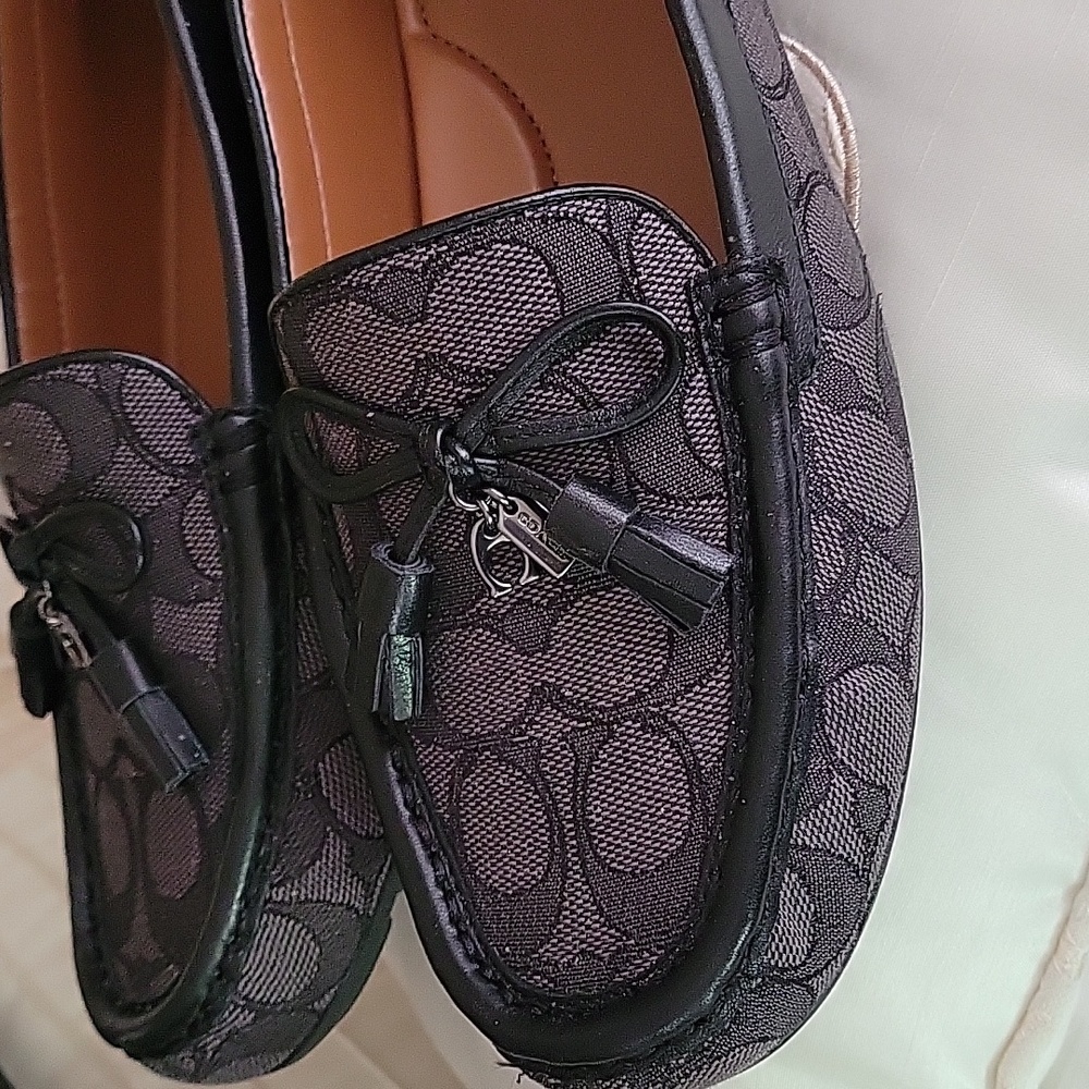Shoes - Picture 3 of 11